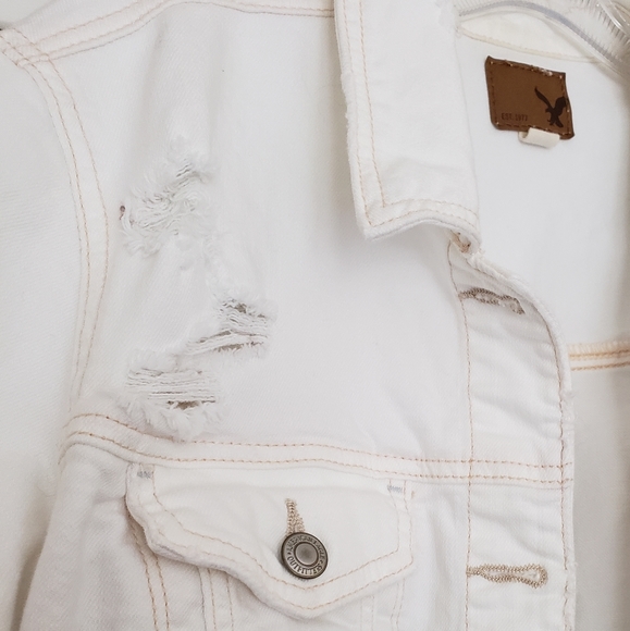NWOT American Eagle Distressed Ivory Denim Jacket - Picture 7 of 8